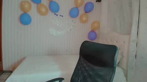 daeneryslove_doll online show from October 14, 5:41 am