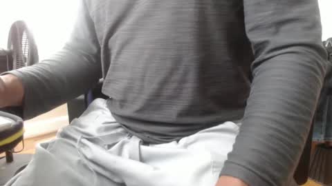 Snapshot of daffyduck71 chatting on February 12, 6:19 pm daffyduck71 online show from February 12, 6:19 pm