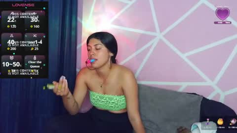 dafna and kris online show from April 19, 1:38 am