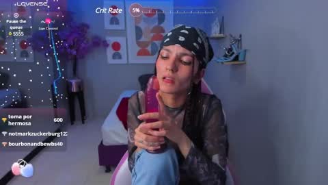 Snapshot of dafne_huges chatting on December 13, 11:06 pm dafne huges online show from December 13, 11:06 pm