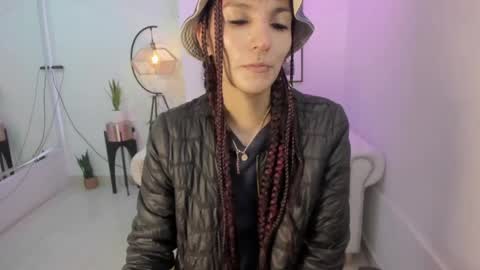 Snapshot of dafne_huges chatting on December 15, 12:06 pm dafne huges online show from December 15, 12:06 pm
