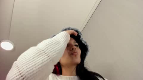Snapshot of dafne_huges chatting on December 24, 9:33 pm dafne huges online show from December 24, 9:33 pm