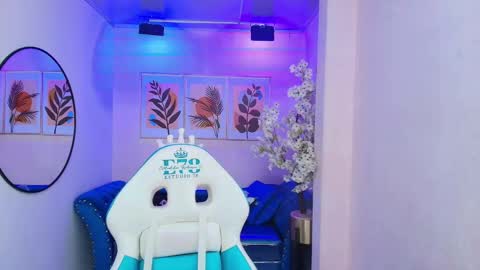 Snapshot of dafne_huges chatting on October 2, 7:43 pm dafne huges online show from October 2, 7:43 pm