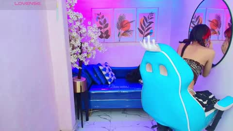 Snapshot of dafne_huges chatting on October 23, 8:18 pm dafne huges online show from October 23, 8:18 pm