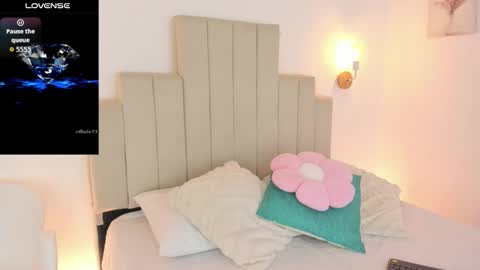 Dafne  online show from October 28, 1:03 pm