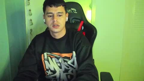 Snapshot of dage_19 chatting on September 9, 7:52 am my name is Jhon and I live in colombia online show from September 9, 7:52 am