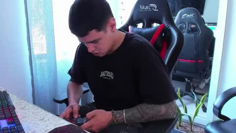 Snapshot of dage_19 chatting on September 26, 1:04 pm my name is Jhon and I live in colombia online show from September 26, 1:04 pm