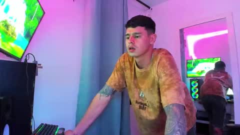 Snapshot of dage_19 chatting on October 4, 6:44 am my name is Jhon and I live in colombia online show from October 4, 6:44 am