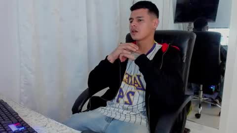 Snapshot of dage_19 chatting on January 15, 6:51 am my name is Jhon and I live in colombia online show from January 15, 6:51 am