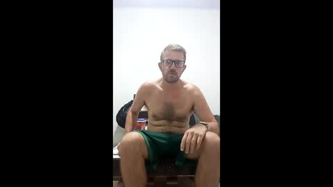 Snapshot of daguia72 chatting on March 12, 10:27 pm daguia72 online show from March 12, 10:27 pm