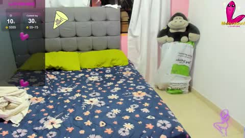 Snapshot of dahian_carter chatting on January 16, 12:09 pm Dahian  online show from January 16, 12:09 pm