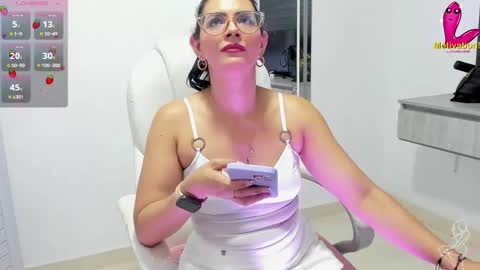 Dahian  online show from November 10, 11:15 pm