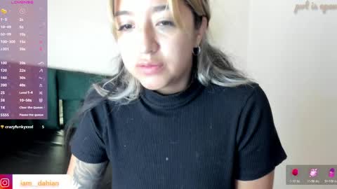 Snapshot of dahiana_dmour chatting on April 25, 12:08 pm Dahiana online show from April 25, 12:08 pm