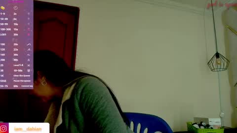 Snapshot of dahiana_dmour chatting on April 30, 12:22 pm Dahiana online show from April 30, 12:22 pm