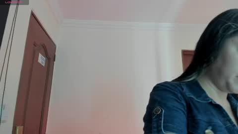 Snapshot of dahiana_dmour chatting on May 23, 11:47 am Dahiana online show from May 23, 11:47 am