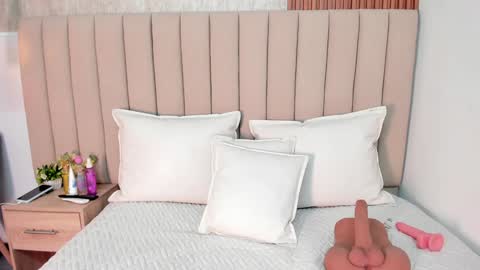  Dahiana   online show from January 18, 11:43 am