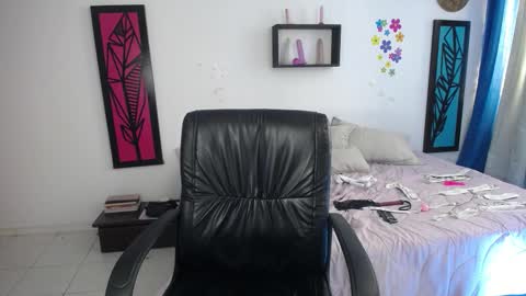 Dahiana online show from February 15, 6:33 pm