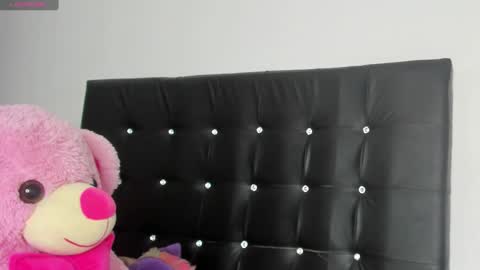 Snapshot of dahiangomezz chatting on December 3, 9:44 am online show from December 3, 9:44 am