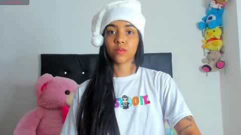 Snapshot of dahiangomezz chatting on December 6, 5:22 pm online show from December 6, 5:22 pm