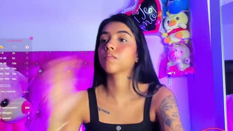 Snapshot of dahiangomezz chatting on February 19, 11:49 am online show from February 19, 11:49 am