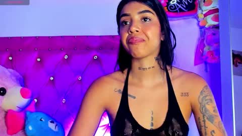 Snapshot of dahiangomezz chatting on March 9, 8:29 am online show from March 9, 8:29 am