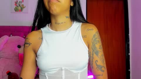 Snapshot of dahiangomezz chatting on December 4, 8:45 am online show from December 4, 8:45 am