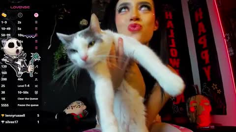 Snapshot of dahlia_darkwood chatting on October 19, 4:57 am Dahlia online show from October 19, 4:57 am