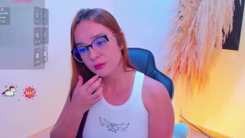 Snapshot of dahlia_rossi chatting on October 18, 6:05 am Dahlia online show from October 18, 6:05 am