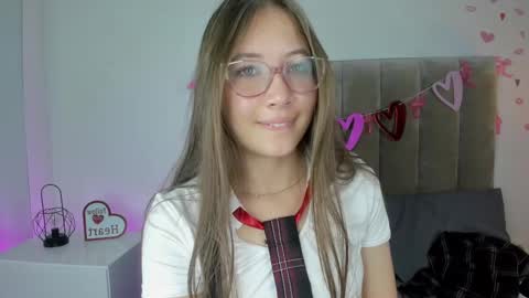 Snapshot of dahlia_rousse chatting on February 28, 11:45 pm Dahlia online show from February 28, 11:45 pm