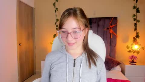 Snapshot of dahlia_rousse chatting on October 10, 9:47 pm Dahlia online show from October 10, 9:47 pm