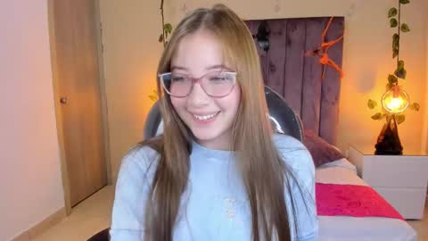 Snapshot of dahlia_rousse chatting on October 14, 9:37 pm Dahlia online show from October 14, 9:37 pm