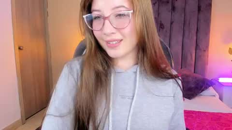 Snapshot of dahlia_rousse chatting on October 26, 5:57 am Dahlia online show from October 26, 5:57 am