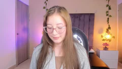 Snapshot of dahlia_rousse chatting on November 10, 5:50 am Dahlia online show from November 10, 5:50 am