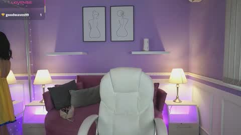 Dahlia Grey online show from October 6, 11:40 am