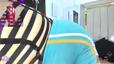 Dahlialee online show from February 27, 12:05 pm