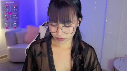 Snapshot of dahlienne_vianne chatting on July 4, 7:20 pm Nicole online show from July 4, 7:20 pm