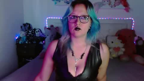    online show from December 14, 7:18 pm