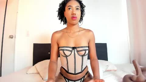 Daila Smith  online show from April 4, 2:58 pm