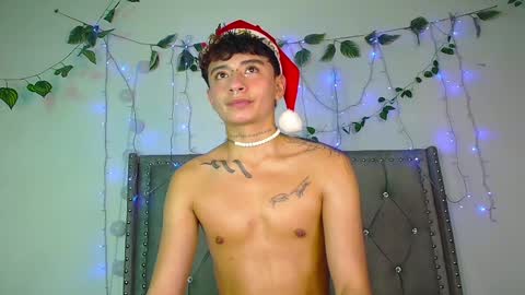 Snapshot of daimond_cooper chatting on December 24, 4:33 am daimond cooper online show from December 24, 4:33 am