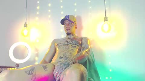 Snapshot of daimond_hope666 chatting on February 9, 6:33 am Daimond hope666 online show from February 9, 6:33 am