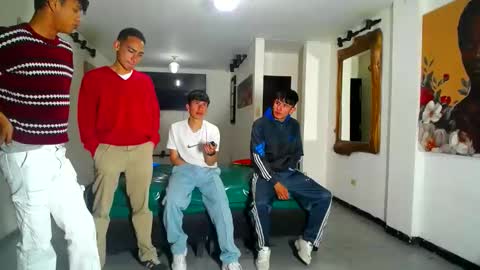 daiquirie online show from April 9, 1:27 pm