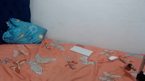 Snapshot of daisha_becker chatting on December 10, 11:51 pm daisha_becker online show from December 10, 11:51 pm