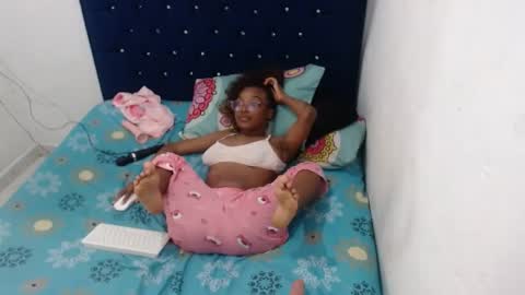 Snapshot of daisha_becker chatting on January 30, 3:51 pm daisha_becker online show from January 30, 3:51 pm