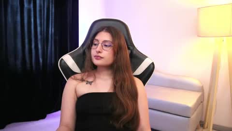 Snapshot of daisha_riley chatting on September 19, 8:20 pm Lauren online show from September 19, 8:20 pm