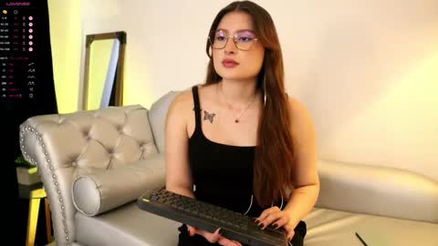 Snapshot of daisha_riley chatting on October 21, 1:56 pm Lauren online show from October 21, 1:56 pm