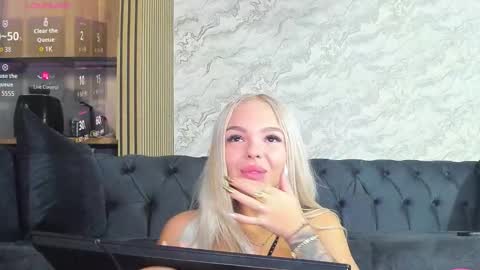 DaIsy Abby online show from October 19, 6:58 am