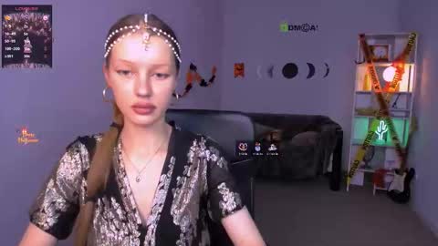 Snapshot of daisy_baby_ chatting on October 31, 9:49 pm daisy online show from October 31, 9:49 pm