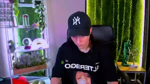 Snapshot of daisy_baby_ chatting on July 8, 12:20 pm daisy online show from July 8, 12:20 pm