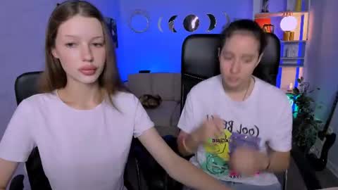 Snapshot of daisy_baby_ chatting on July 12, 9:11 am daisy online show from July 12, 9:11 am
