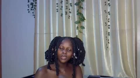 daisy online show from December 3, 10:30 pm